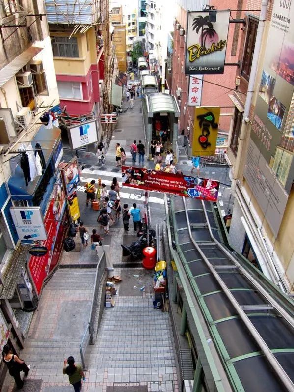 “设计一个梦想城市容易；重建一个活的城市需要想象力”—— 阅读简·雅各布斯：思考中国大城市的死与生