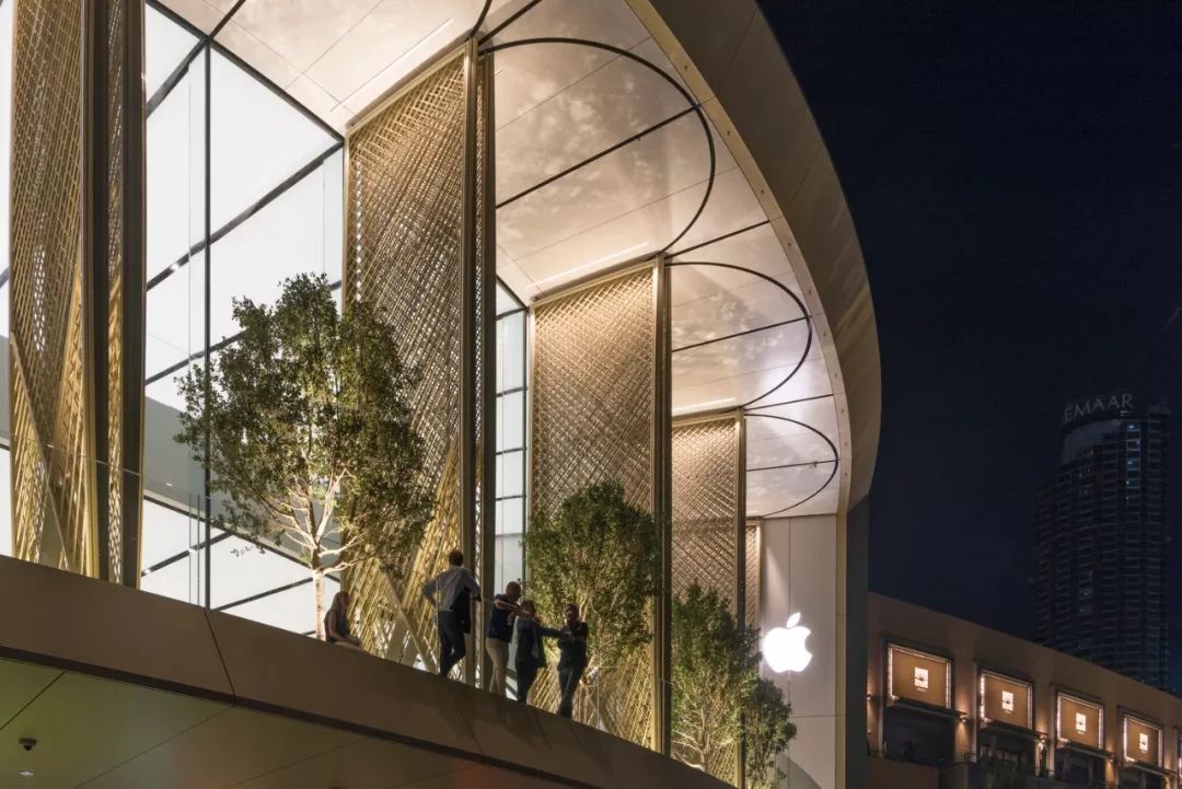 静安寺对面的Apple“全球旗舰店”，为什么等了这么久？