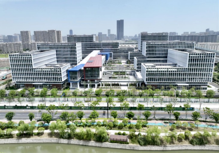 以“工业上楼”突围“存量时代” | 滨江区首个工业综合体开园