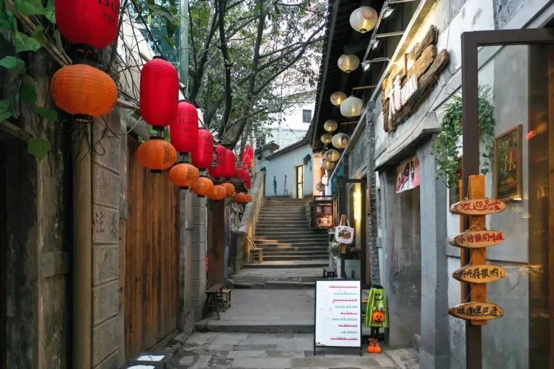 读城 | “天上街市”,人间烟火:重庆山城巷更新实践 读城 | “天上街市”,人间烟火:重庆山城巷更新实践