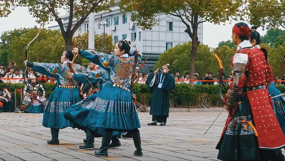 国潮新趋势，城市抢人的大杀器！