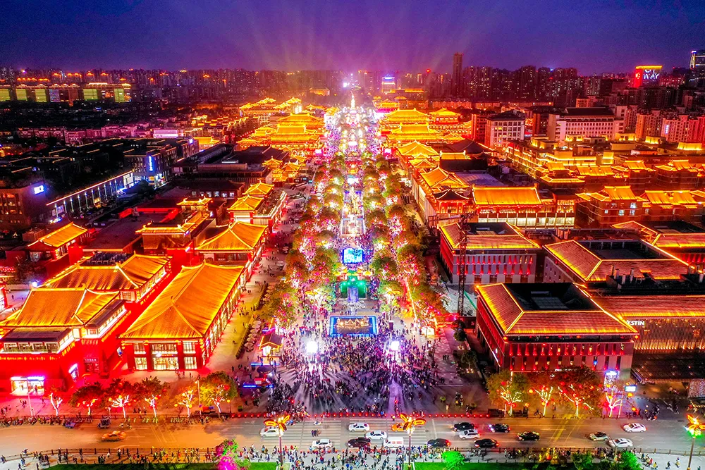 国潮新趋势，城市抢人的大杀器！