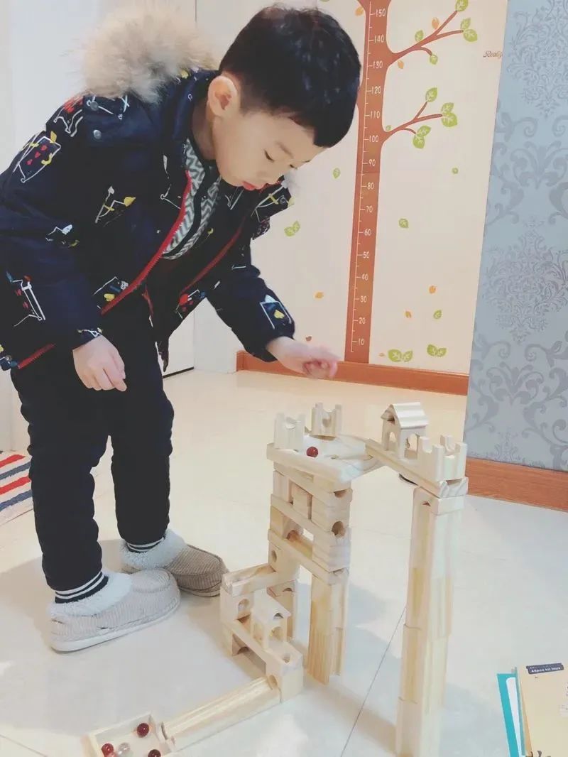 能把家瞬间变成游乐场的轨道弹珠积木