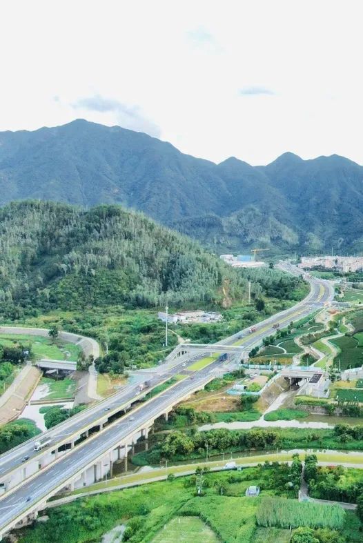 从自然向未来 ——深圳市坪山区公园城市建设规划 从自然向未来 ——深圳市坪山区公园城市建设规划