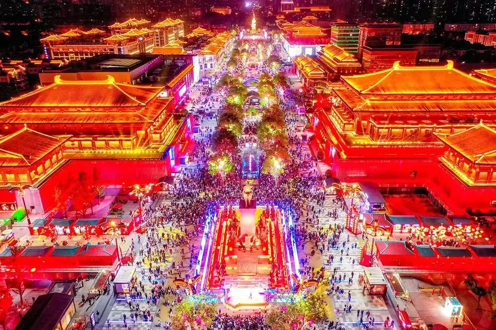 国潮新趋势，城市抢人的大杀器！