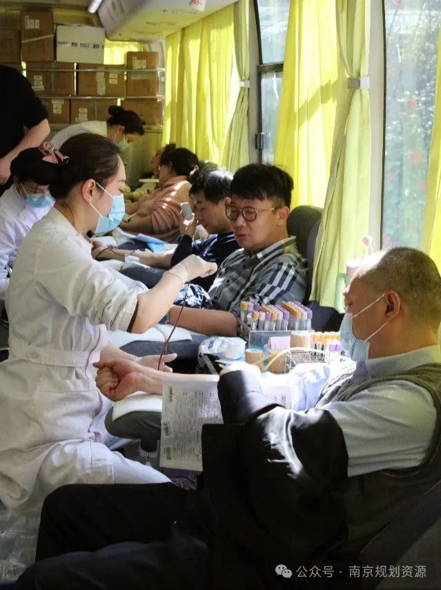 无偿献血 爱心传递——市局干部职工积极参加无偿献血活动