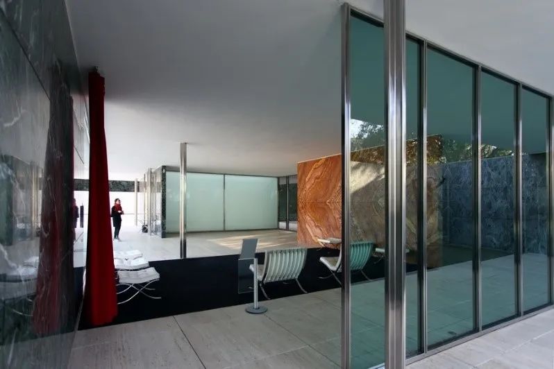 建筑展览?还是资本买卖? 建筑展览?还是资本买卖?