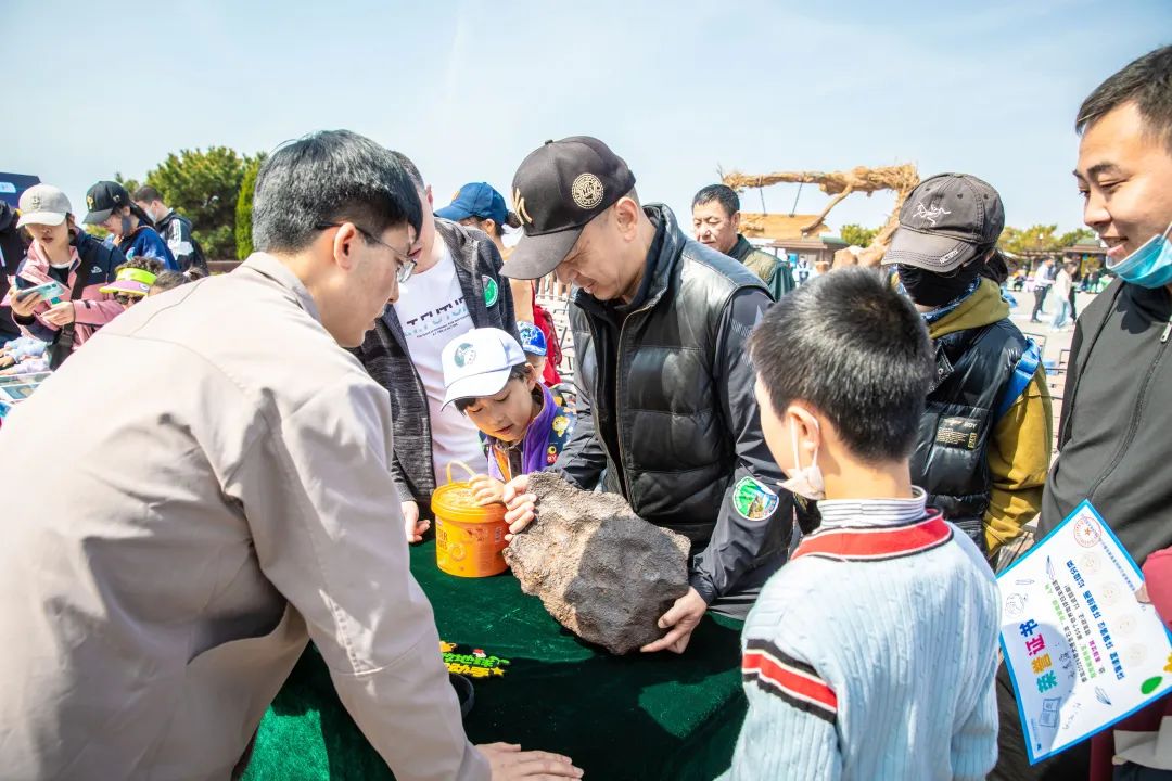 线上线下总动员，我们共同守护美丽地球家园