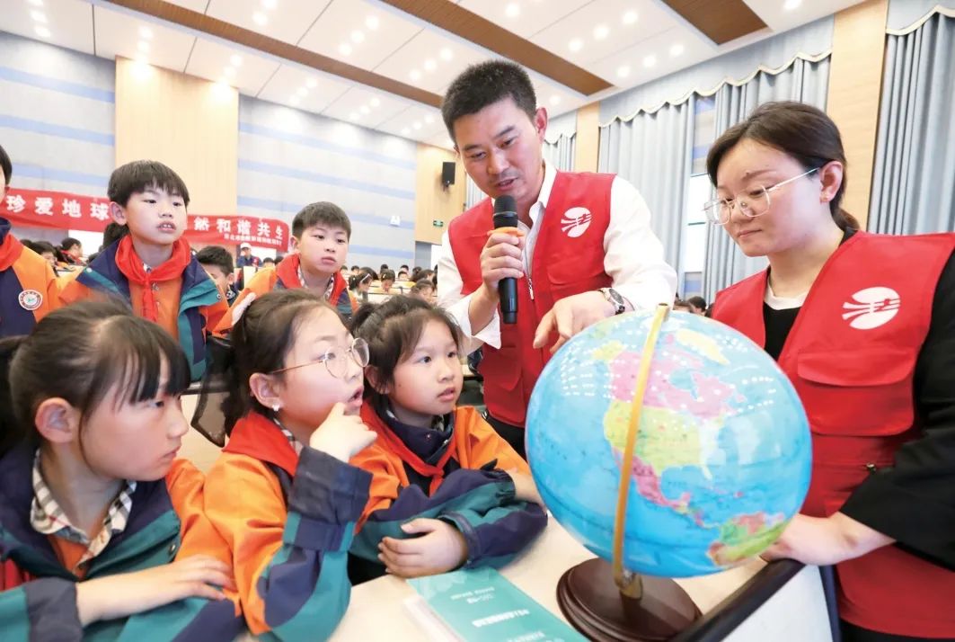 线上线下总动员，我们共同守护美丽地球家园