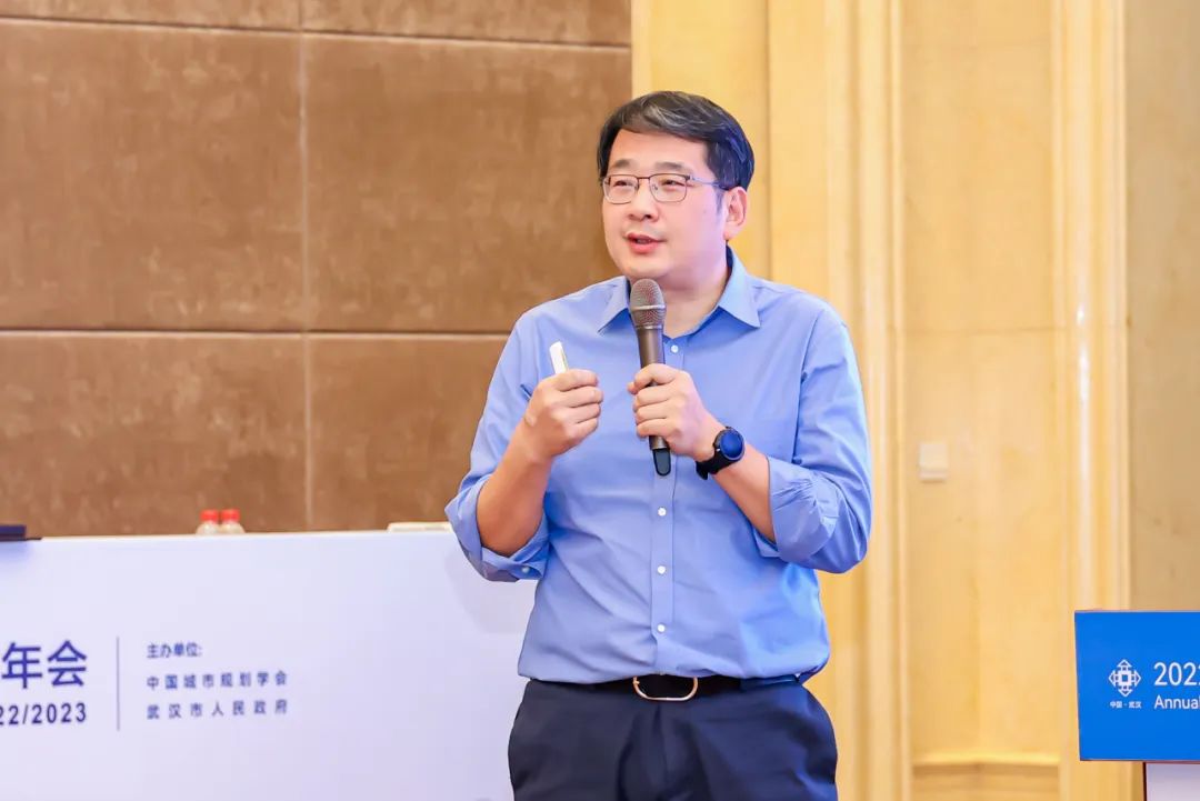 面向运营的超大城市轨道公交融合发展——深圳探索与实践