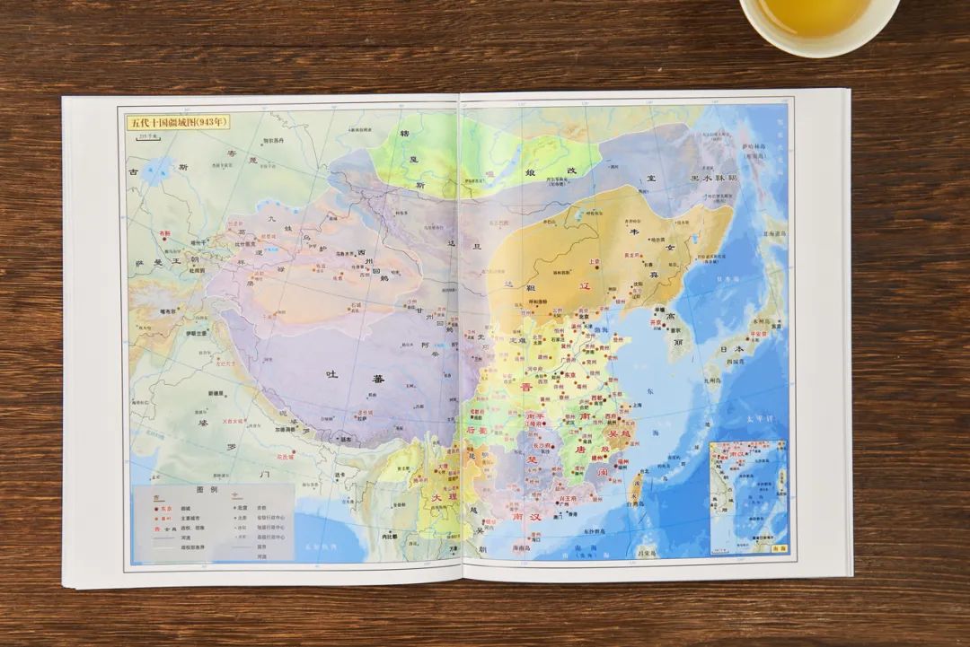 《地图上的中国通史》豆瓣9.4，畅销百年