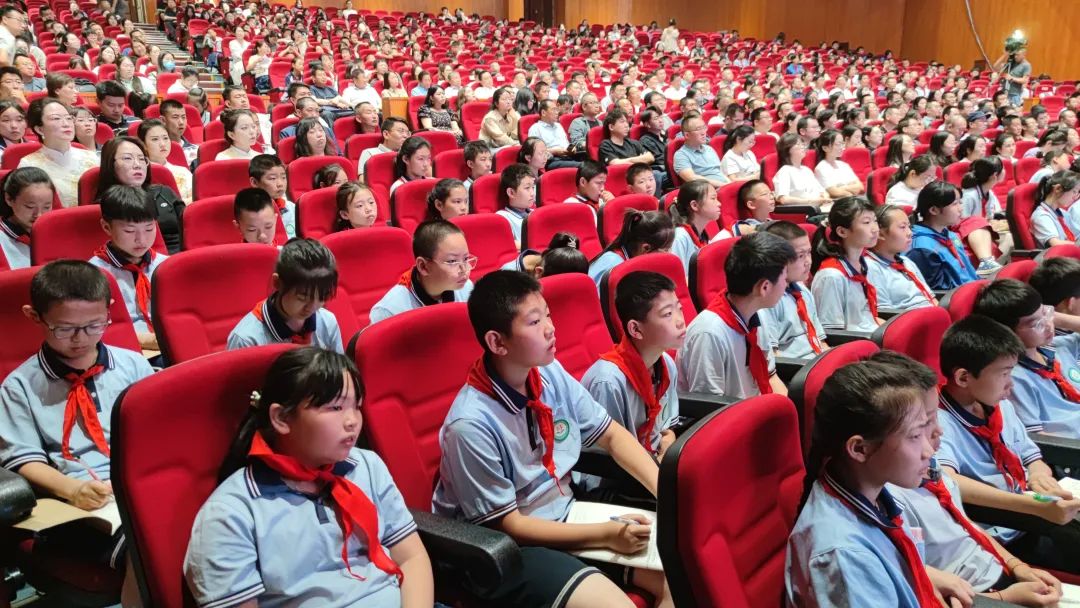 现场连线南极中山站！极地知识宣讲走进兰州大学
