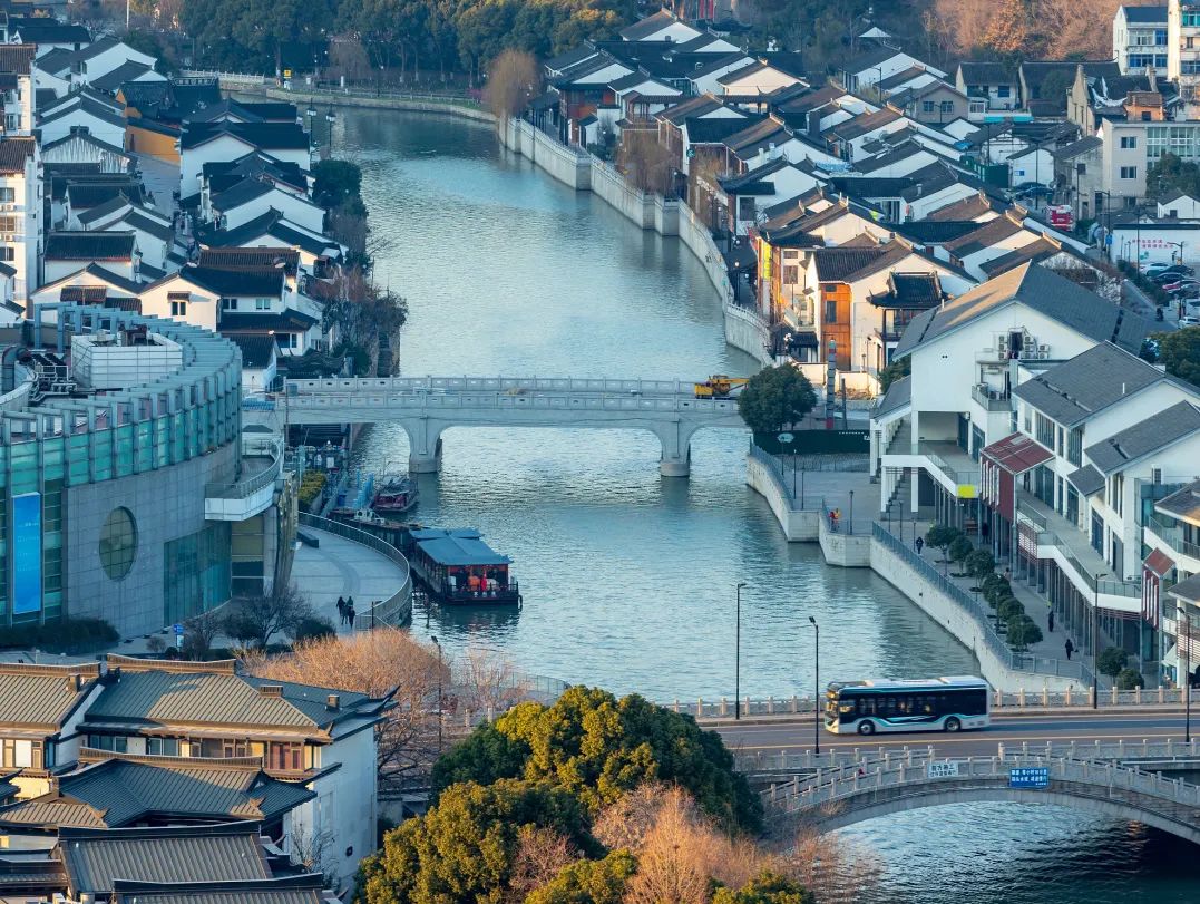 邓东:城市设计的统与领——以三个城市实践为例 邓东:城市设计的统与领——以三个城市实践为例