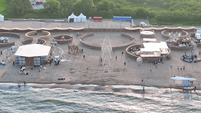候鸟沙城 | 马岩松“2024阿那亚戏剧节”新作