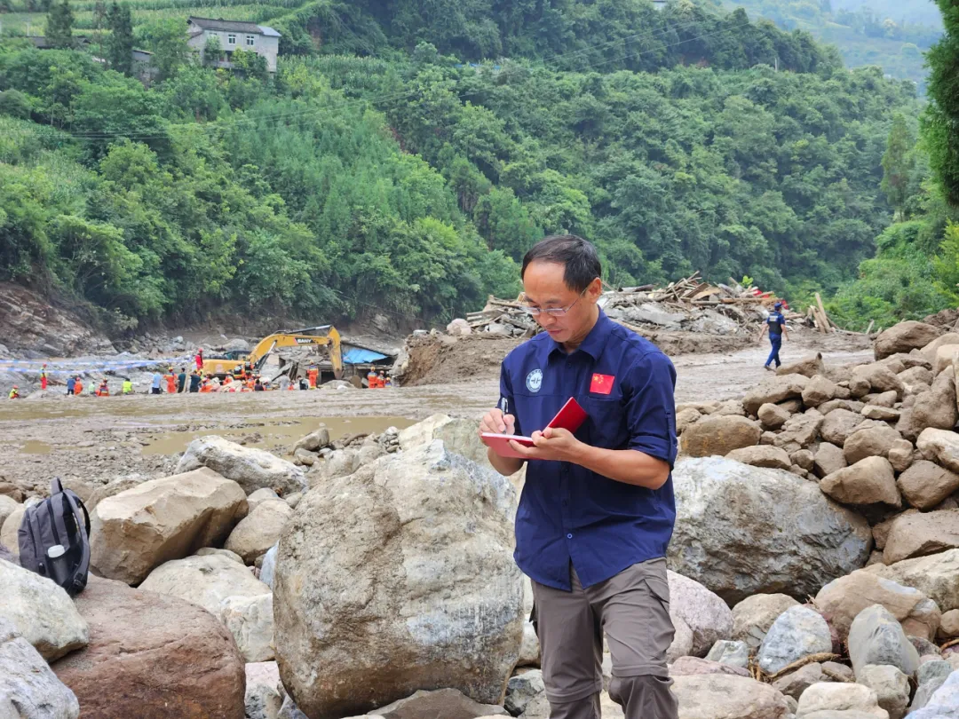 人民至上、生命至上！自然资源部坚决打赢关键期防灾减灾救灾“主动仗”