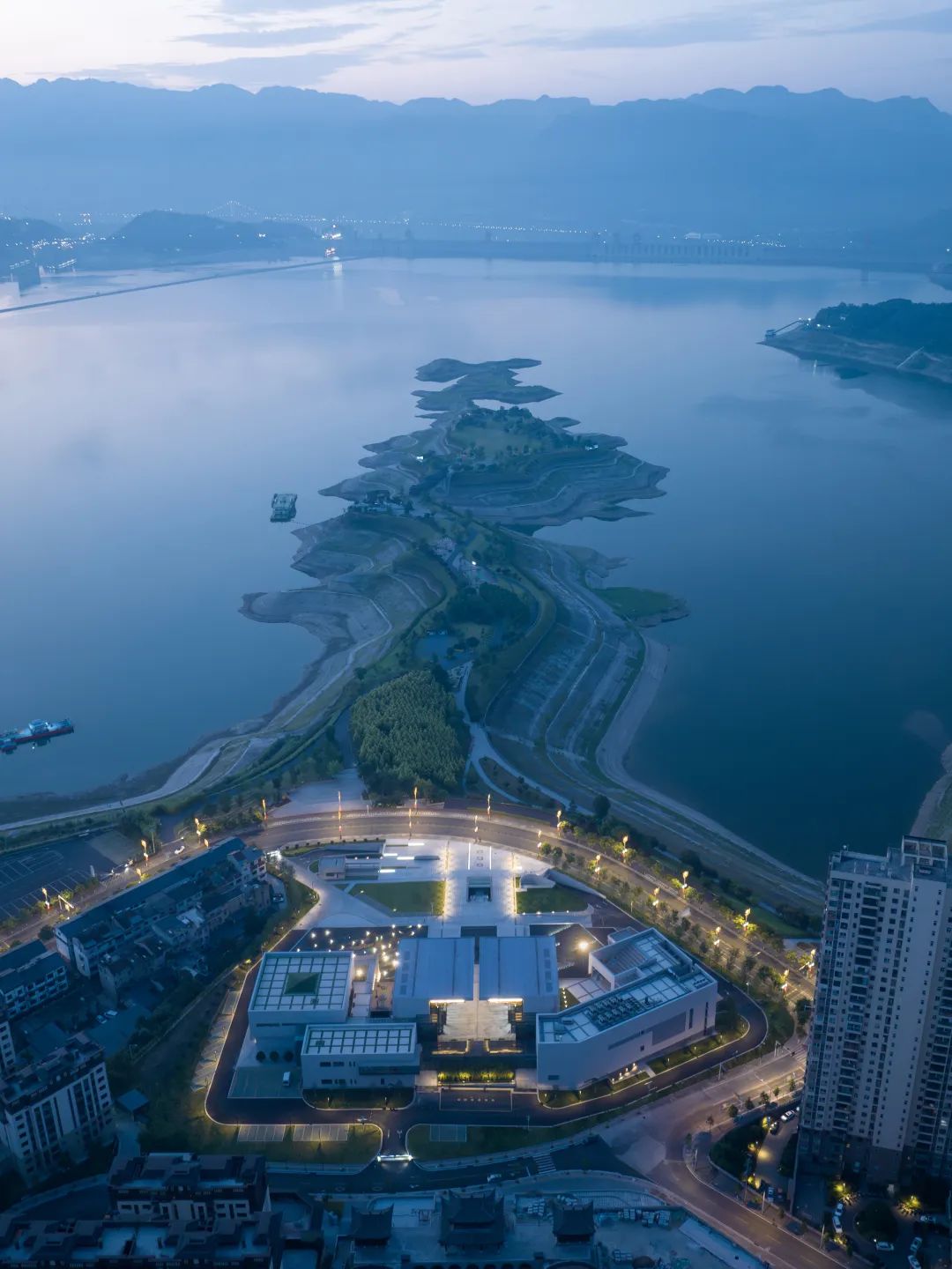 褚冬竹 | 上下未形，空间显影：湖北三峡移民博物馆