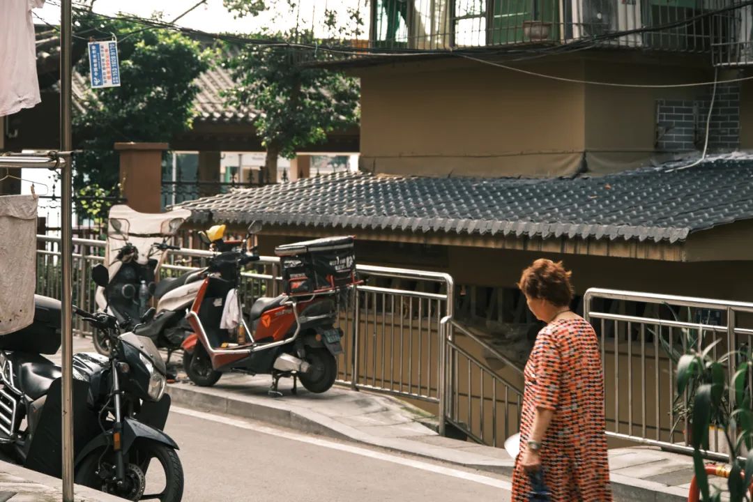 重庆后堡：有个要“跑路”的团队