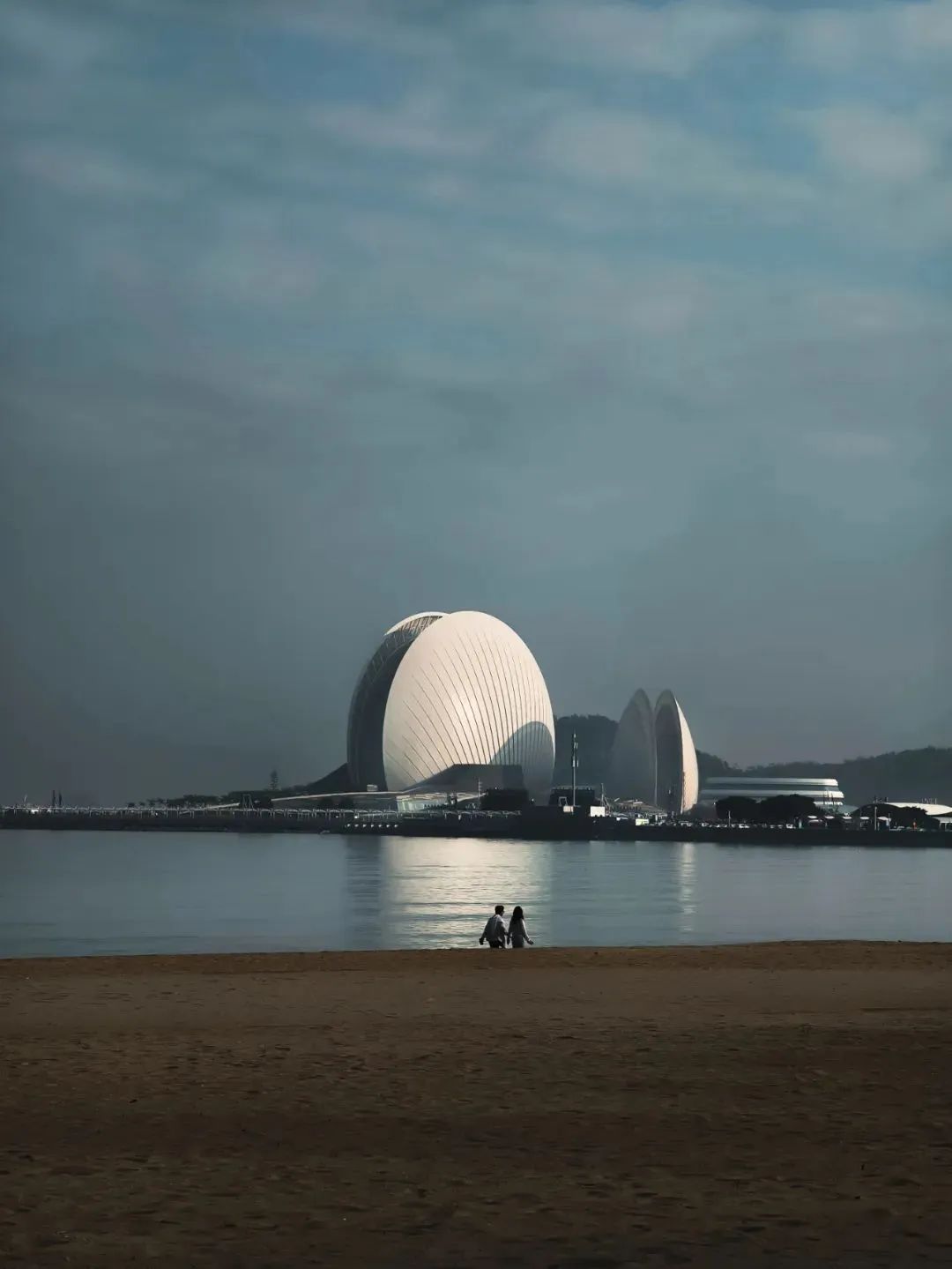 刘珩:城市的“围困与解困” 刘珩:城市的“围困与解困”
