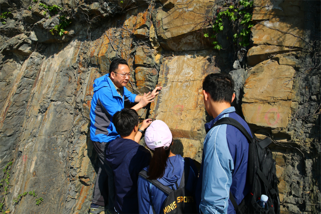 奉献光与热，他深耕含油气盆地沉积学领域36年 | 地质足迹印山川