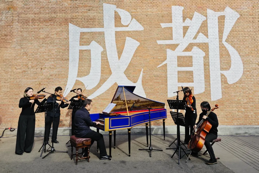 东郊记忆的再次更新，如何三年“弯道超车”？