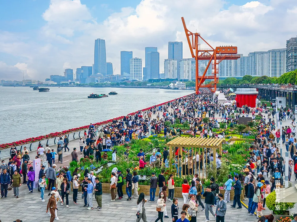 上海徐汇滨江：用更新，驱动水岸经济