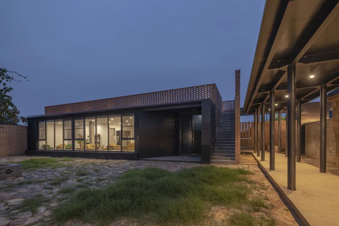何崴：建筑是块“三明治”