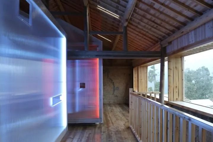 何崴：建筑是块“三明治”