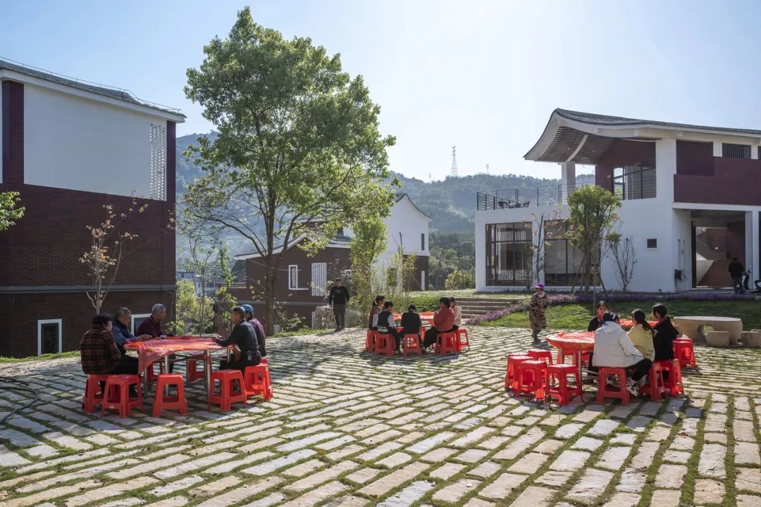 何崴：建筑是块“三明治”