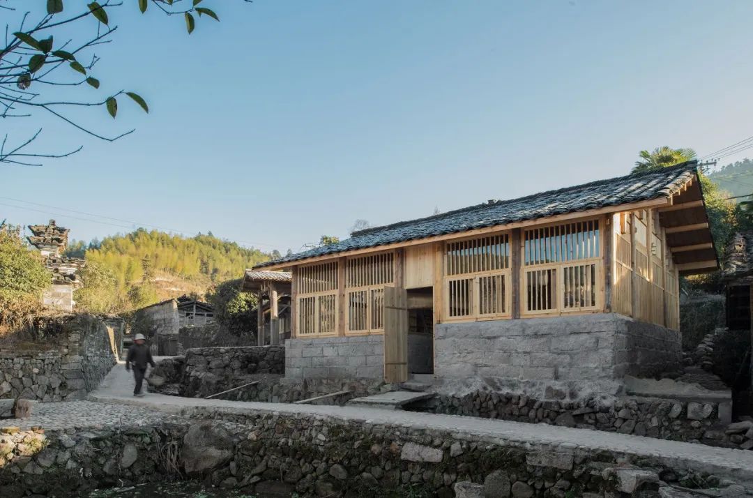 何崴:建筑是块“三明治” 何崴:建筑是块“三明治”