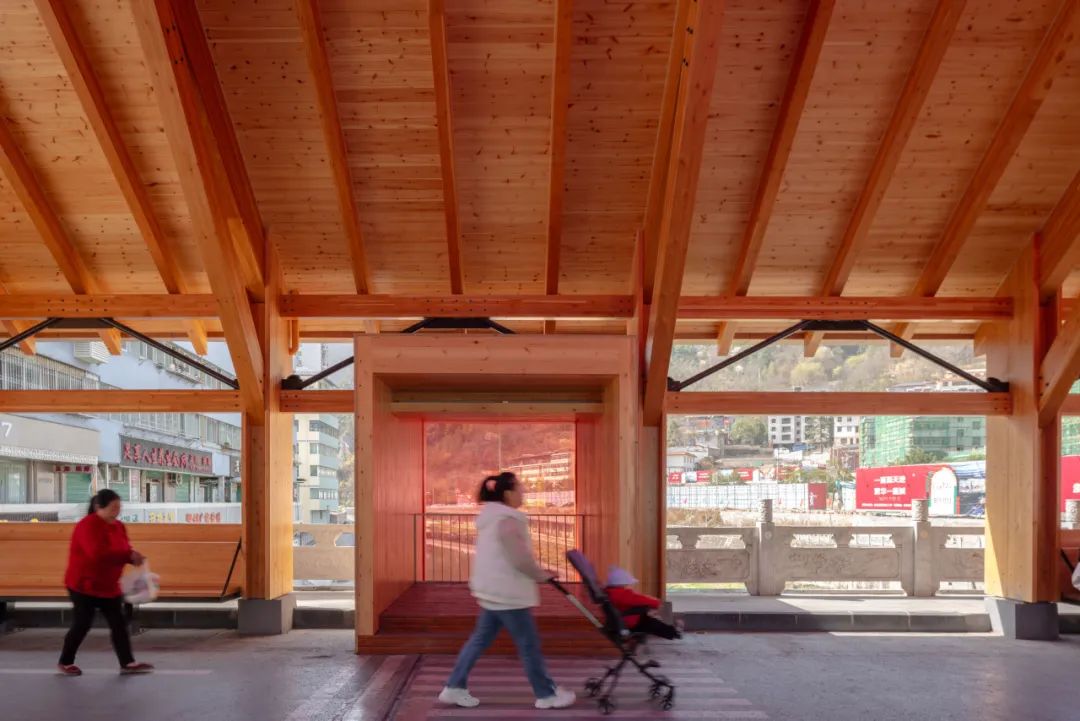 何崴：建筑是块“三明治”