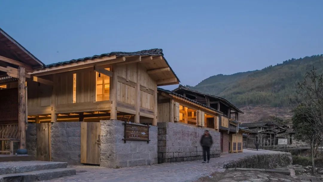 何崴:建筑是块“三明治” 何崴:建筑是块“三明治”