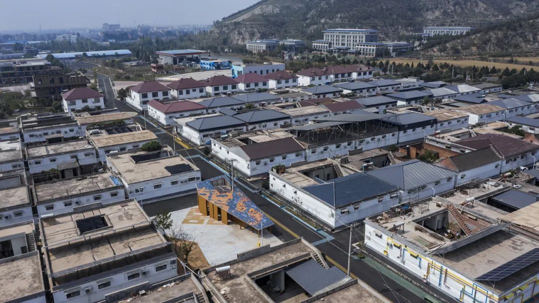 何崴:建筑是块“三明治” 何崴:建筑是块“三明治”