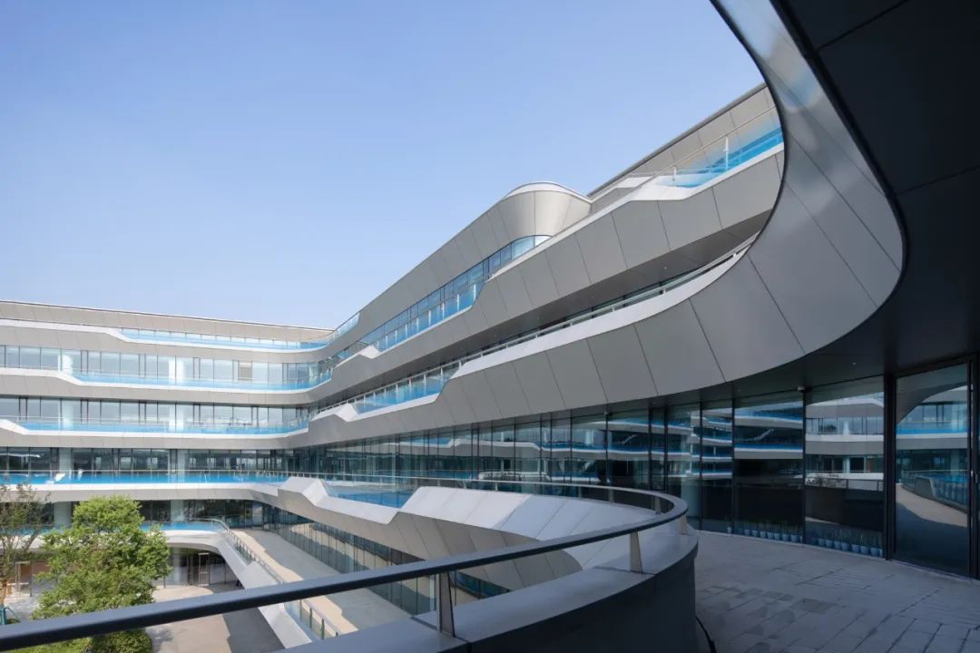 line+ × 科大讯飞:AI总部新地标正式建成启用 line+ × 科大讯飞:AI总部新地标正式建成启用