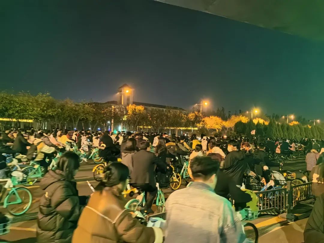 投稿 | 青春没有售价,夜骑开封拿下——城市夜骑出圈的思考 投稿 | 青春没有售价,夜骑开封拿下——城市夜骑出圈的思考