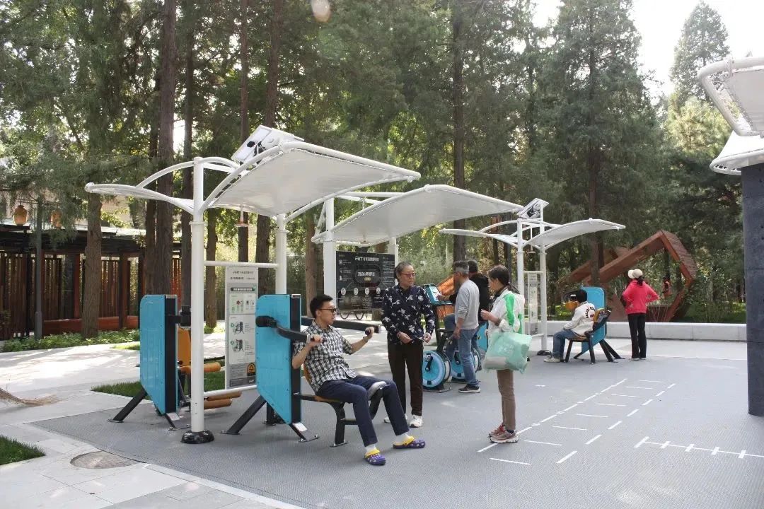 日坛公园围墙“后退”,为城市“让”出新风景 日坛公园围墙“后退”,为城市“让”出新风景