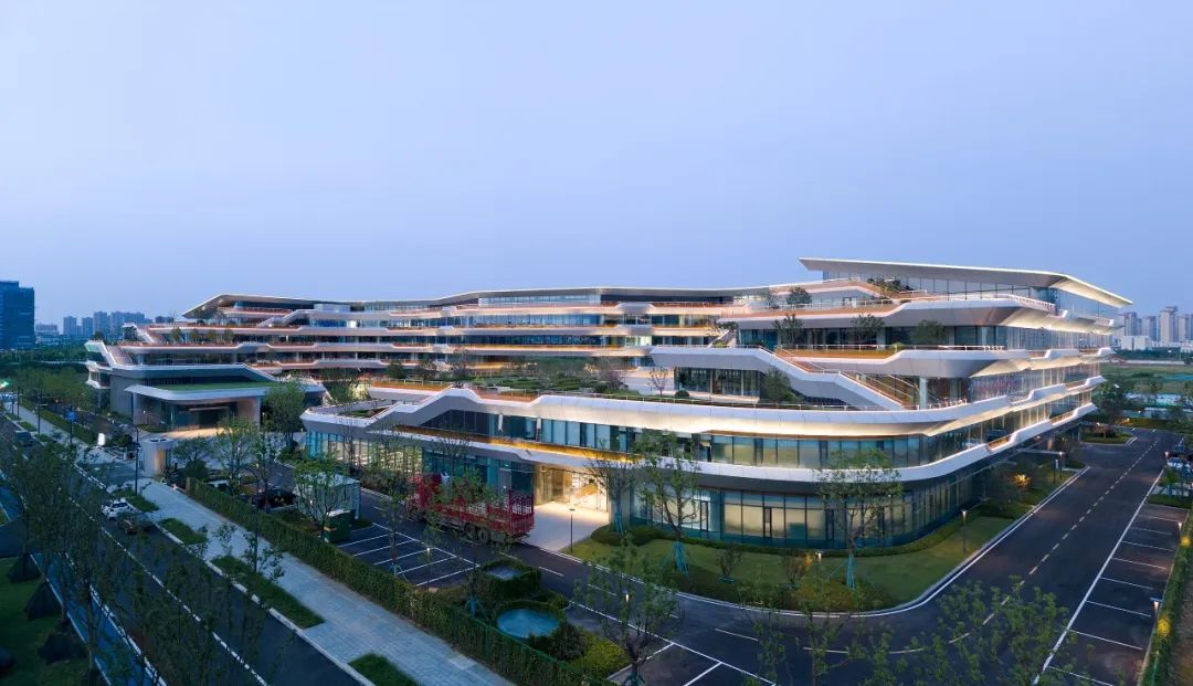 line+ × 科大讯飞:AI总部新地标正式建成启用 line+ × 科大讯飞:AI总部新地标正式建成启用