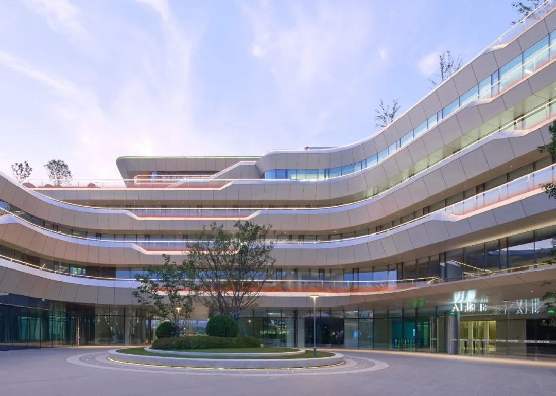 line+ × 科大讯飞:AI总部新地标正式建成启用 line+ × 科大讯飞:AI总部新地标正式建成启用