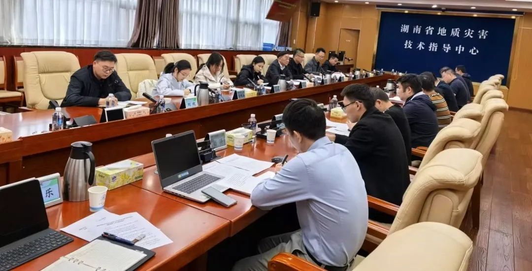 新闻 | 我院戴慎志教授一行赴湖南省华容县、资兴市一线灾区调研 新闻 | 我院戴慎志教授一行赴湖南省华容县、资兴市一线灾区调研