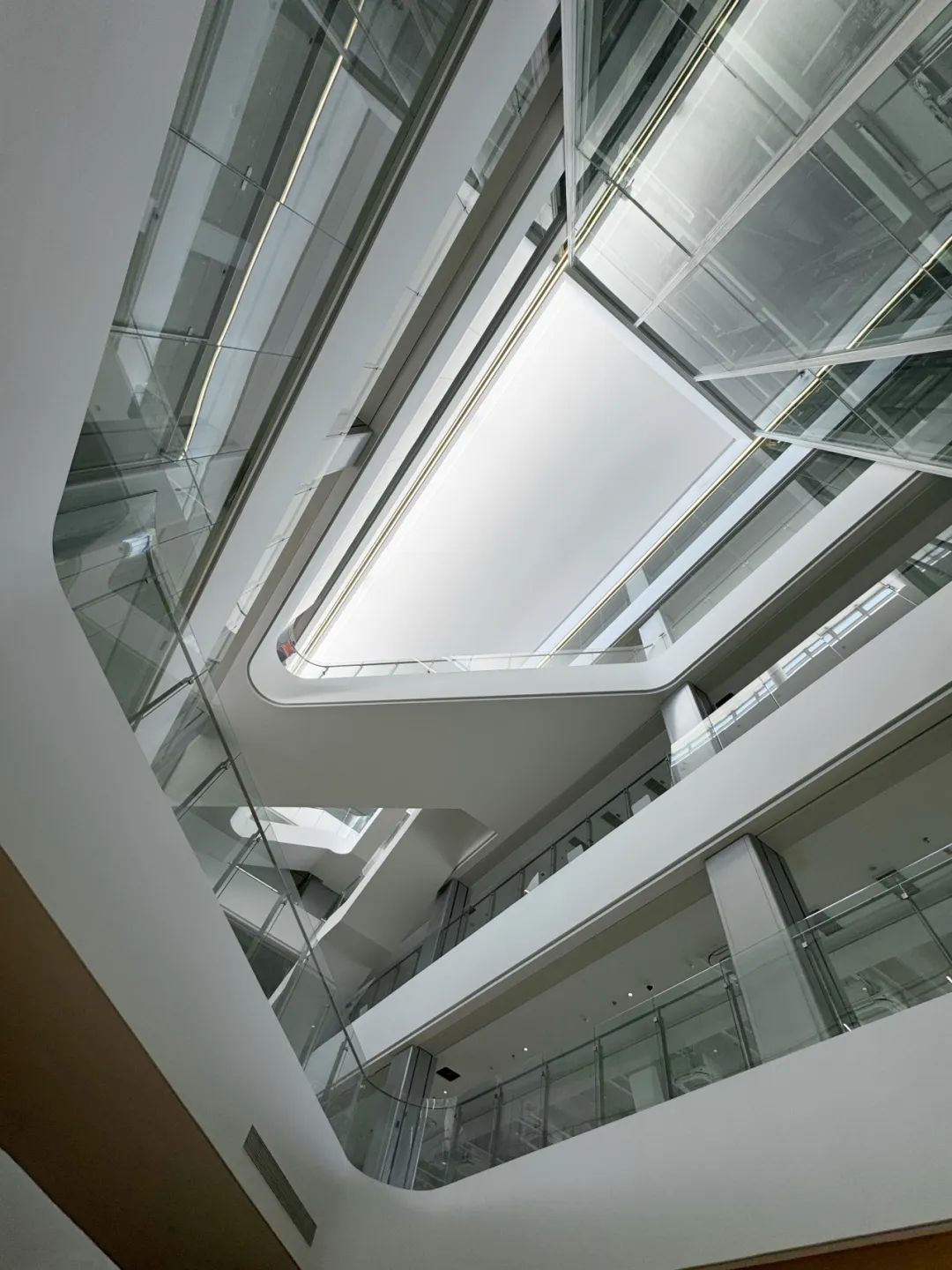 line+ × 科大讯飞:AI总部新地标正式建成启用 line+ × 科大讯飞:AI总部新地标正式建成启用