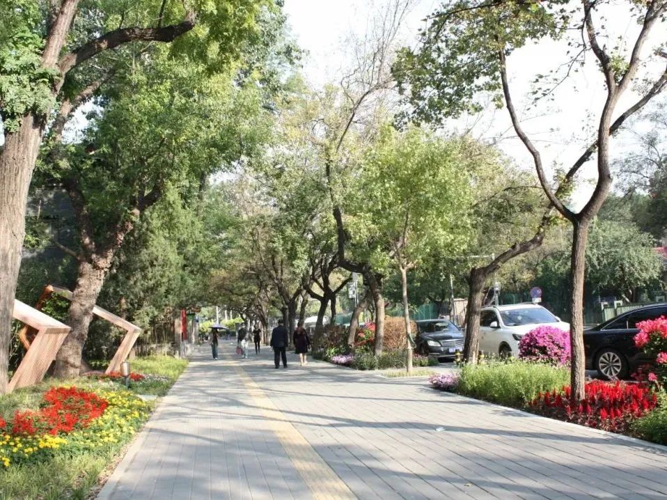 日坛公园围墙“后退”,为城市“让”出新风景 日坛公园围墙“后退”,为城市“让”出新风景