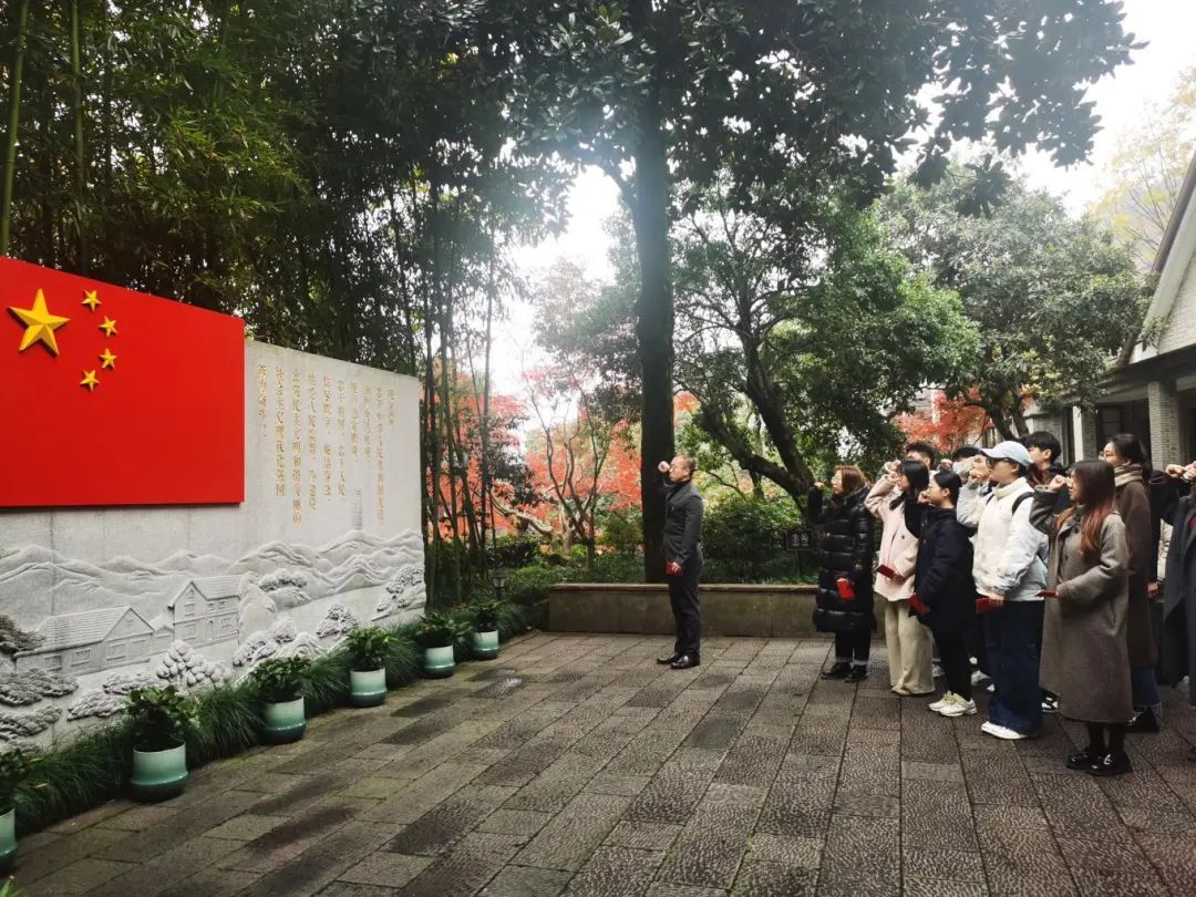 “弘扬宪法精神 共筑法治自然”丨局团委在“五四宪法”历史资料陈列馆开展主题团日活动