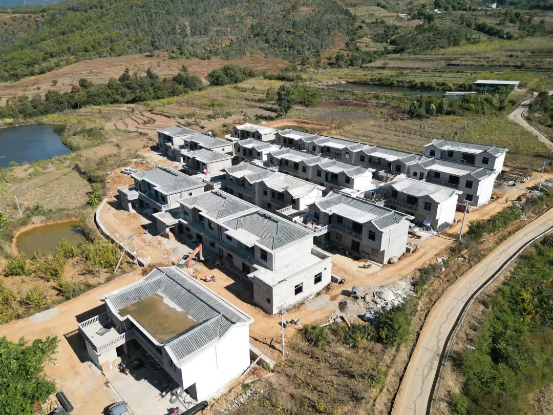 四川凉山:地灾避险“忧”变“优”,搬进新房暖“心房” 四川凉山:地灾避险“忧”变“优”,搬进新房暖“心房”