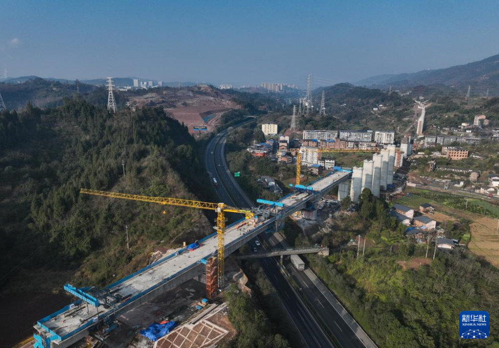 尹稚教授中国之声解读:成渝地区双城经济圈建设五周年“成绩单” 尹稚教授中国之声解读:成渝地区双城经济圈建设五周年“成绩单”
