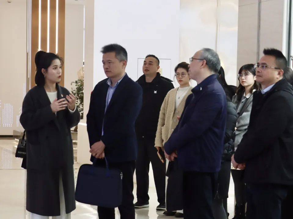 省厅市局团委赴临平区不动产登记服务中心开展调研宣讲
